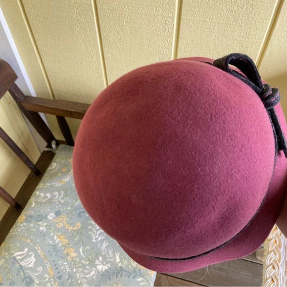 Two fabulous bucket hats in 100% wool. Warm and one size fits all. So stylin’. - Picture 9 of 13